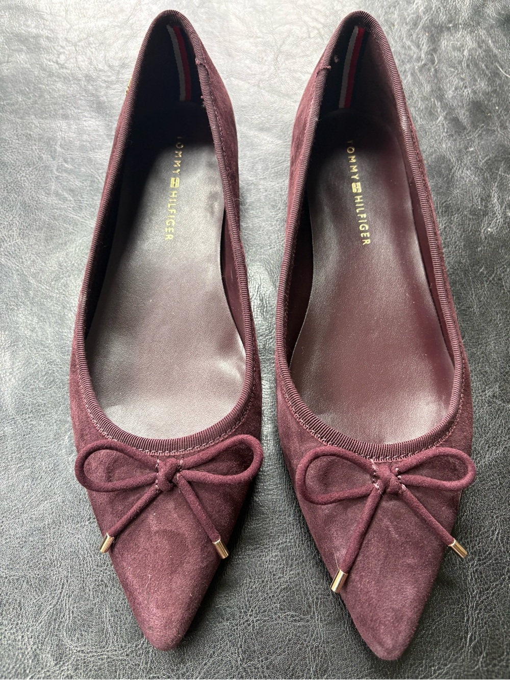 Tommy Hilfiger Women's Burgundy Pointed-Toe Suede Flats with Bow